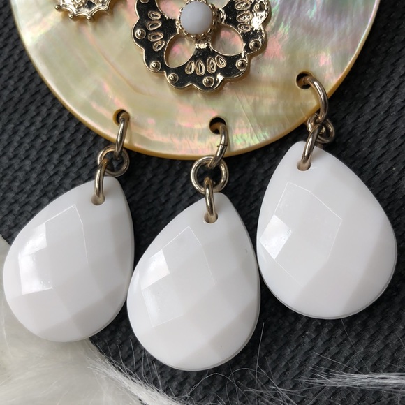 Vintage Necklace- Beads/Mother of Pearl/Faux/Silver Unique Chain - Picture 4 of 17